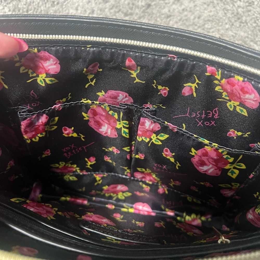 Betsey Johnson Black and Gold Insta-Famous Wristlet - Picture 6 of 6
